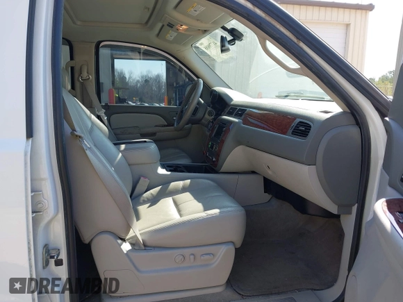 2008 Chevrolet Suburban 3LT with VIN 3GNFC16068G149218, listed as a IAAI auction lot 41779888 with 152,951 mi miles and . Bid and sale history available at DreamBid. Image 5.