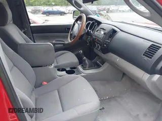 2011 Toyota Tacoma z VIN 5TFUX4EN8BX004834, wystawiony jako IAAI lot #42439354 z przebiegiem 130 974 mil mil oraz . Historia ofert i sprzedaży dostępna na DreamBid. Obrazek 5.