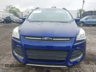 2015 Ford Escape SE with VIN 1FMCU0GX0FUB57156, listed as a IAAI auction lot 42201926 with Not Provided miles. Bid and sale history available at carsss.com. Image 6.