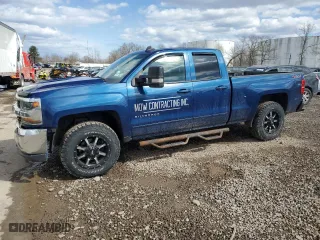 2018 Chevrolet Silverado 1500 LT with VIN 1GCVKREC7JZ162065, listed as a Copart auction lot 52033975 with 98,939 mi miles and Salvage Title. Bid and sale history available at carsss.com. Image 1.