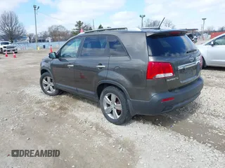 2013 Kia Sorento EX with VIN 5XYKU3A62DG373137, listed as a IAAI auction lot 41872724 with 177,387 mi miles. Bid and sale history available at carsss.com. Image 3.