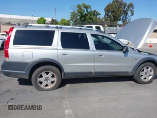 2006 Volvo XC70 z VIN YV4SZ592261229263, wystawiony jako IAAI lot #42360332 z przebiegiem 304 684 mil mil oraz . Historia ofert i sprzedaży dostępna na DreamBid. Obrazek 6.