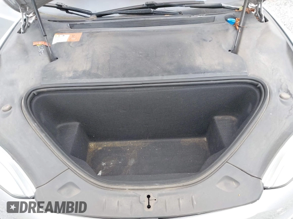 2017 Tesla Model S 60 z VIN 5YJSA1E11HF217633, wystawiony jako IAAI lot #42586913 z przebiegiem 152 987 mil mil oraz . Historia ofert i sprzedaży dostępna na DreamBid. Obrazek 10.