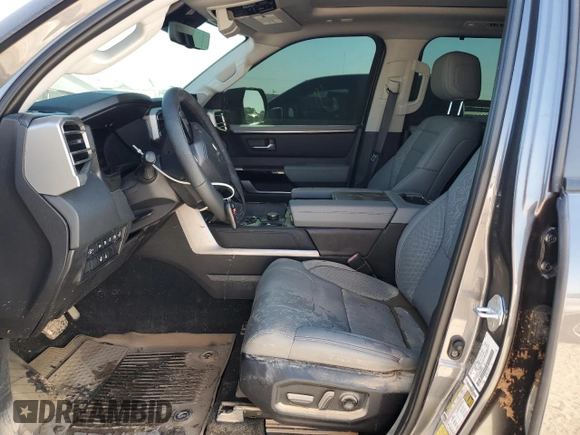 2024 Toyota Sequoia SR5 with VIN 7SVAAABA5RX040811, listed as a Copart auction lot 77905414 with 6,748 mi miles and Salvage Title. Bid and sale history available at carsss.com. Image 7.