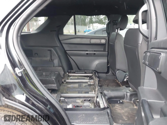 2022 Ford Police Interceptor Utility z VIN 1FM5K8AW2NNA08981, wystawiony jako IAAI lot #41857684 z przebiegiem 22 652 mil mil oraz . Historia ofert i sprzedaży dostępna na DreamBid. Obrazek 8.