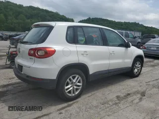 2011 Volkswagen Tiguan S z VIN WVGAV7AX0BW528675, wystawiony jako Copart lot #57862685 z przebiegiem 135 991 mil mil oraz Czysty tytuł • Clean title. Historia ofert i sprzedaży dostępna na DreamBid. Obrazek 3.