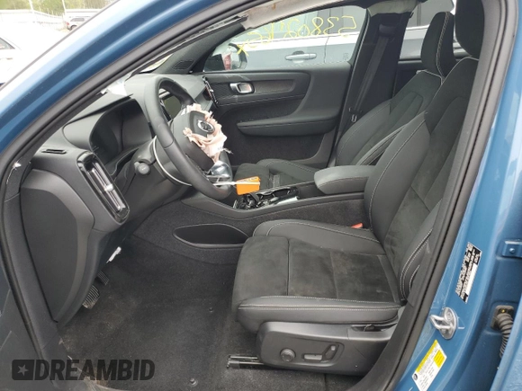 2023 Volvo C40 Plus с VIN YV4ED3GLXP2049195, выставлен на аукционе Copart как лот 53802765 с пробегом 17 820 миль миль и Списание • Salvage title. История ставок и продаж доступна на DreamBid. Изображение 7.