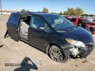 2019 Toyota Sienna XLE Auto Access Seat with VIN 5TDYZ3DC6KS971793, listed as a Copart auction lot 79479604 with 113,438 mi miles and Salvage Title. Bid and sale history available at carsss.com. Image 4.