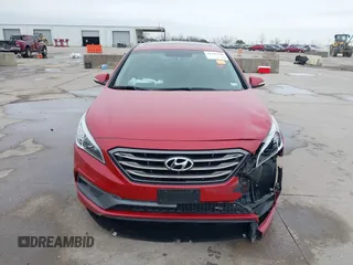 2017 Hyundai Sonata Sport z VIN 5NPE34AF2HH522599, wystawiony jako IAAI lot #41445340 z przebiegiem Nie podano mil oraz . Historia ofert i sprzedaży dostępna na DreamBid. Obrazek 11.