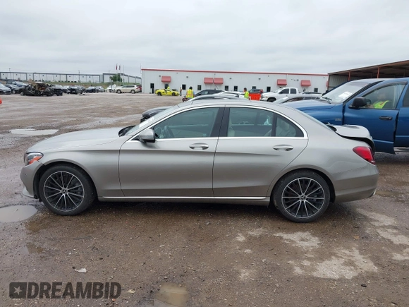 2019 Mercedes-Benz C 300 с VIN 55SWF8DBXKU315975, выставлен на аукционе IAAI как лот 42186624 с пробегом 32 459 миль миль и . История ставок и продаж доступна на DreamBid. Изображение 14.
