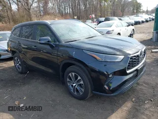 2024 Toyota Highlander LE with VIN 5TDKDRBH5RS574155, listed as a IAAI auction lot 41700927 with 1,143 mi miles and . Bid and sale history available at DreamBid. Image 1.