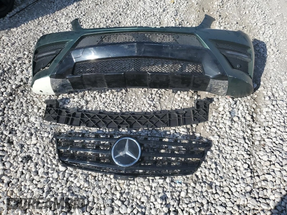 2013 Mercedes-Benz M 550 with VIN 4JGDA7DB0DA149846, listed as a Copart auction lot 44609075 with 140,603 mi miles and Salvage title. Bid and sale history available at DreamBid. Image 13.
