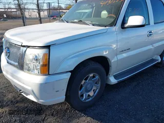 2004 Cadillac Escalade with VIN 1GYEC63T64R270674, listed as a IAAI auction lot 41316835 with 228,808 mi miles and . Bid and sale history available at DreamBid. Image 6.