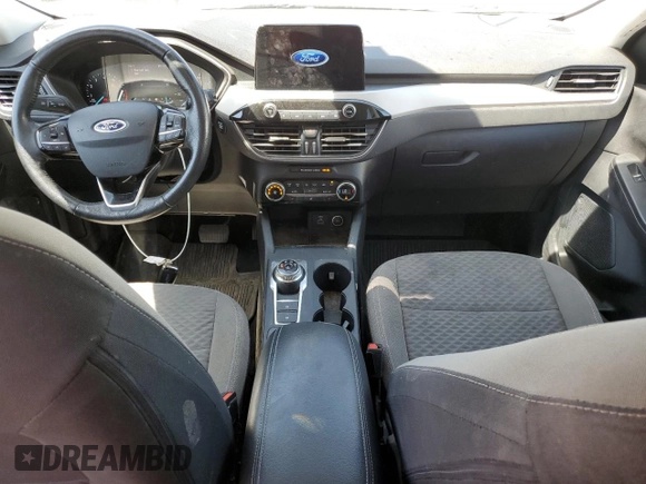 2021 Ford Escape SE z VIN 1FMCU9G61MUA68303, wystawiony jako Copart lot #58308555 z przebiegiem 119 427 mil mil oraz Czysty tytuł • Clean title. Historia ofert i sprzedaży dostępna na DreamBid. Obrazek 8.