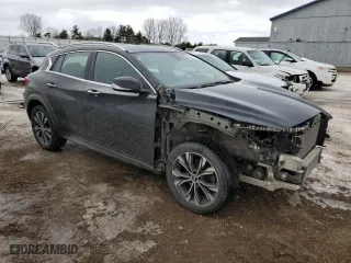 2018 Infiniti QX30 Luxury with VIN SJKCH5CR2JA058150, listed as a Copart auction lot 42231625 with 185,099 mi miles and Clean Title. Bid and sale history available at carsss.com. Image 4.