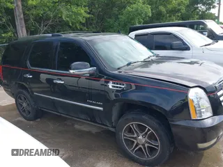 2011 Cadillac Escalade Premium z VIN 1GYS4CEF4BR143330, wystawiony jako IAAI lot #42305822 z przebiegiem 282 752 mil mil oraz . Historia ofert i sprzedaży dostępna na DreamBid. Obrazek 13.