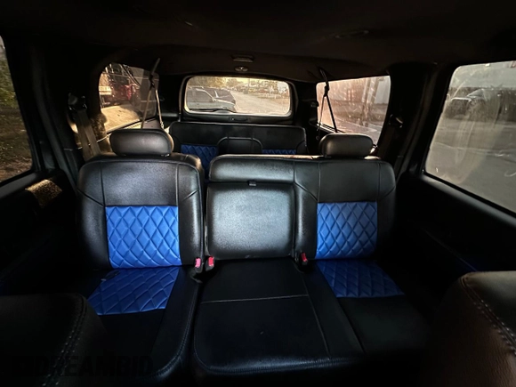 2004 Ford Excursion Eddie Bauer z VIN 1FMSU45P14EA06923, wystawiony jako Copart lot #84176014 z przebiegiem 186 217 mil mil oraz Czysty tytuł • Clean title. Historia ofert i sprzedaży dostępna na DreamBid. Obrazek 10.