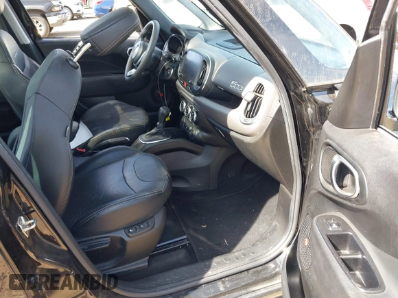 2019 FIAT 500L with VIN ZFBNFACH0KZ042150, listed as a IAAI auction lot 41740513 with 59,550 mi miles and . Bid and sale history available at DreamBid. Image 5.