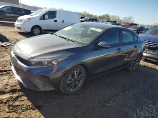 2022 Kia Forte LXS with VIN 3KPF24AD0NE445799, listed as a Copart auction lot 81029114 with 58,937 mi miles and Salvage Title. Bid and sale history available at carsss.com. Image 1.