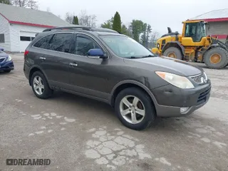 2008 Hyundai Veracruz GLS with VIN KM8NU73C18U069448, listed as a IAAI auction lot 42104675 with 186,640 mi miles. Bid and sale history available at carsss.com. Image 1.