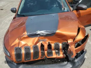 2014 Jeep Cherokee Trailhawk z VIN 1C4PJMBS4EW236608, wystawiony jako Copart lot #63672685 z przebiegiem 132 341 mil mil oraz Szkoda całkowita • Salvage title. Historia ofert i sprzedaży dostępna na DreamBid. Obrazek 12.