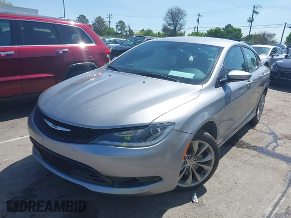 2015 Chrysler 200 S with VIN 1C3CCCBG2FN505330, listed as a IAAI auction lot 41935604 with 189,260 mi miles. Bid and sale history available at carsss.com. Image 2.