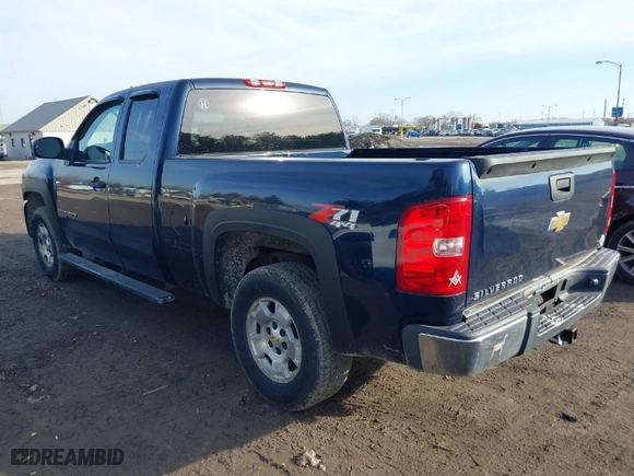 2007 Chevrolet Silverado 1500 LT w/1LT with VIN 2GCEK19J071715585, listed as a IAAI auction lot 41492009 with 265,174 mi miles. Bid and sale history available at carsss.com. Image 3.