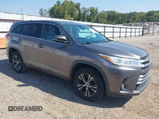 2017 Toyota Highlander LE z VIN 5TDZZRFH4HS206011, wystawiony jako IAAI lot #40569937 z przebiegiem 108 180 mil mil oraz . Historia ofert i sprzedaży dostępna na DreamBid. Obrazek 1.