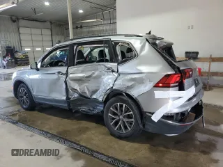 2020 Volkswagen Tiguan SE z VIN 3VV3B7AX2LM075653, wystawiony jako Copart lot #54601595 z przebiegiem 132 879 mil mil oraz Szkody całkowita. Historia ofert i sprzedaży dostępna na DreamBid. Obrazek 2.