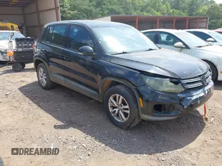 2013 Volkswagen Tiguan S with VIN WVGAV3AXXDW627340, listed as a IAAI auction lot 42578674 with Not provided miles and . Bid and sale history available at DreamBid. Image 1.