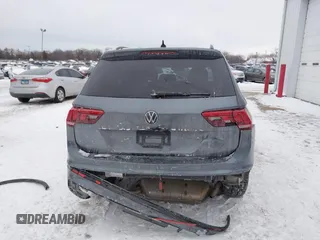 2022 Volkswagen Tiguan SE R-Line Black z VIN 3VVCB7AX9NM024296, wystawiony jako IAAI lot #41592795 z przebiegiem 45 308 mil mil oraz . Historia ofert i sprzedaży dostępna na DreamBid. Obrazek 17.