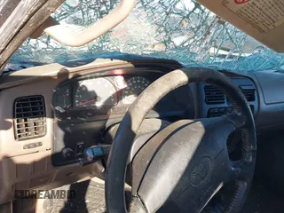 2000 Toyota 4Runner SR5 z VIN JT3GN86R8Y0141418, wystawiony jako IAAI lot #41838724 z przebiegiem Nie podano mil oraz . Historia ofert i sprzedaży dostępna na DreamBid. Obrazek 7.