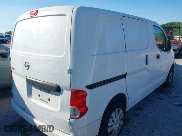 2018 Nissan NV200 SV z VIN 3N6CM0KN2JK695468, wystawiony jako IAAI lot #41782357 z przebiegiem 95 087 mil mil oraz . Historia ofert i sprzedaży dostępna na DreamBid. Obrazek 4.