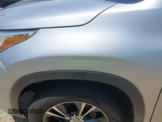 2019 Toyota Highlander LE with VIN 5TDZARFH0KS061239, listed as a IAAI auction lot 42601981 with 216,288 mi miles and . Bid and sale history available at DreamBid. Image 6.