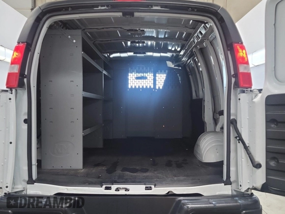 2022 Chevrolet Express Cargo with VIN 1GCWGAFP2N1261356, listed as a IAAI auction lot 42670346 with 63,269 mi miles and . Bid and sale history available at DreamBid. Image 32.