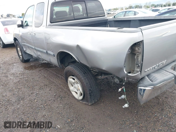 2001 Toyota Tundra SR5 with VIN 5TBRT341X1S204718, listed as a IAAI auction lot 41760173 with 233,734 mi miles and . Bid and sale history available at DreamBid. Image 6.