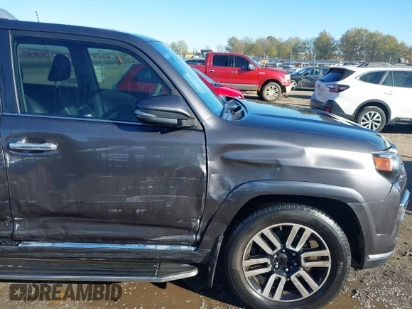 2018 Toyota 4Runner SR5 with VIN JTEBU5JR7J5543336, listed as a IAAI auction lot 41028397 with 157,997 mi miles and . Bid and sale history available at carsss.com. Image 6.