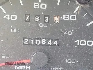2003 Ford Taurus SE Standard с VIN 1FAFP53UX3A132852, выставлен на аукционе IAAI как лот 42477125 с пробегом 210 844 миль миль и . История ставок и продаж доступна на DreamBid. Изображение 12.