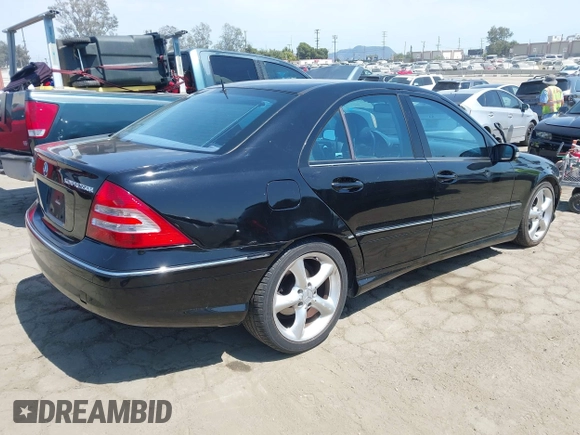 2005 Mercedes-Benz C 230 Kompressor с VIN WDBRF40J25F559798, выставлен на аукционе IAAI как лот 42773041 с пробегом 79 551 миль миль и . История ставок и продаж доступна на DreamBid. Изображение 4.