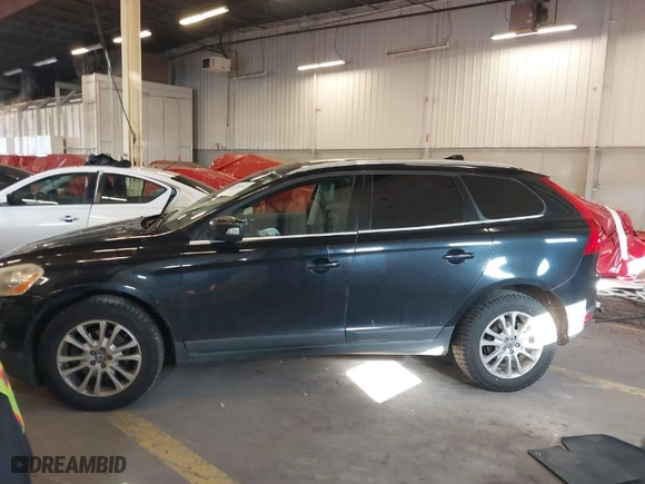 2010 Volvo XC60 3.0T with VIN YV4992DZXA2020907, listed as a IAAI auction lot 41736455 with 140,890 mi miles. Bid and sale history available at carsss.com. Image 14.