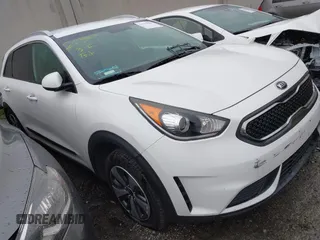 2017 Kia Niro FE with VIN KNDCB3LC2H5085064, listed as a IAAI auction lot 41532004 with 147,057 mi miles. Bid and sale history available at carsss.com. Image 1.