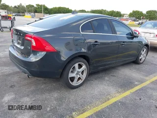 2012 Volvo S60 T5 с VIN YV1622FSXC2042252, выставлен на аукционе IAAI как лот 42546252 с пробегом 117 212 миль миль и . История ставок и продаж доступна на DreamBid. Изображение 4.