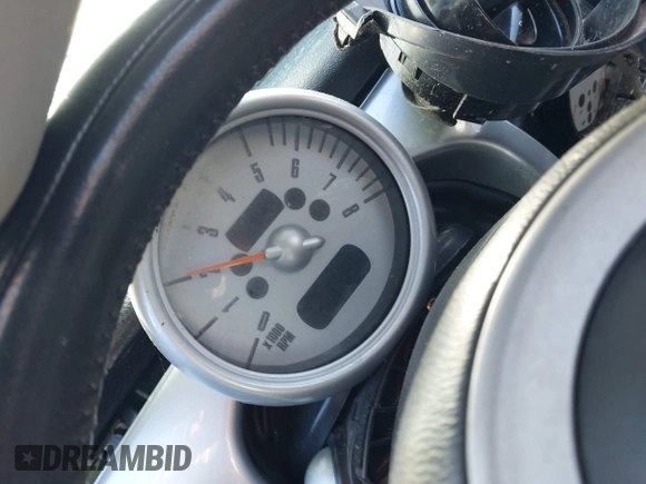 2006 MINI Hardtop S с VIN WMWRE33516TN25140, выставлен на аукционе IAAI как лот 42130574 с пробегом Не указан миль и . История ставок и продаж доступна на DreamBid. Изображение 15.