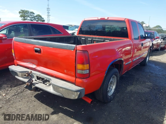 2000 GMC New Sierra 1500 SL with VIN 2GTEC19V2Y1392769, listed as a IAAI auction lot 41748036 with 315,906 mi miles. Bid and sale history available at carsss.com. Image 4.