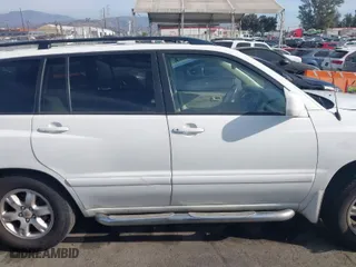 2001 Toyota Highlander with VIN JTEGF21A410020197, listed as a IAAI auction lot 41174592 with 178,271 mi miles. Bid and sale history available at carsss.com. Image 14.