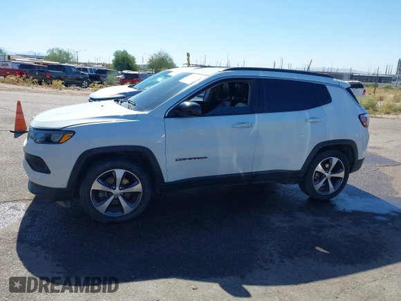 2022 Jeep Compass Latitude with VIN 3C4NJCBB3NT202358, listed as a IAAI auction lot 40755276 with 24,073 mi miles and . Bid and sale history available at carsss.com. Image 15.