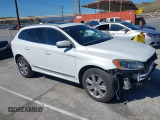2017 Volvo XC60 Inscription with VIN YV440MDUXH2011767, listed as a IAAI auction lot 41816118 with 185,901 mi miles. Bid and sale history available at carsss.com. Image 1.