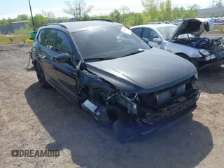 2024 Volkswagen Tiguan SE R-Line Black z VIN 3VV8B7AX0RM233518, wystawiony jako IAAI lot #42150087 z przebiegiem 766 mil mil oraz . Historia ofert i sprzedaży dostępna na DreamBid. Obrazek 1.