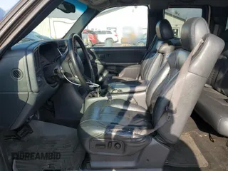 2001 Chevrolet Silverado 1500 LS with VIN 2GCEC19T211106262, listed as a Copart auction lot 51931045 with 206,099 mi miles and Salvage Title. Bid and sale history available at DreamBid. Image 7.