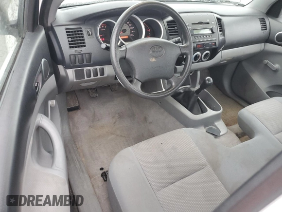 2007 Toyota Tacoma z VIN 5TENX22NX7Z381341, wystawiony jako Copart lot #56234315 z przebiegiem 172 155 mil mil oraz Czysty tytuł • Clean title. Historia ofert i sprzedaży dostępna na DreamBid. Obrazek 8.